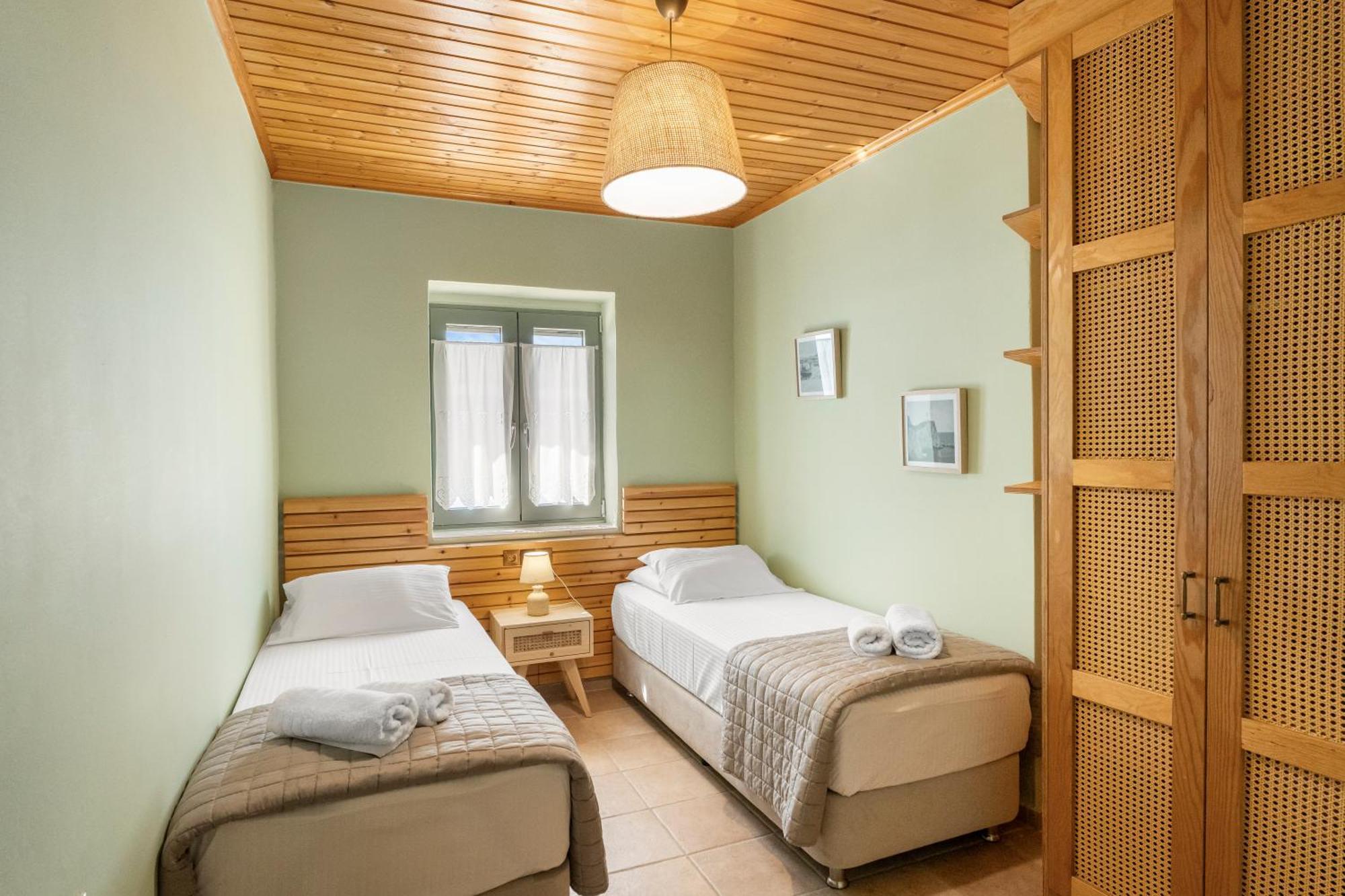 Villa Aurora Athanion Bagian luar foto