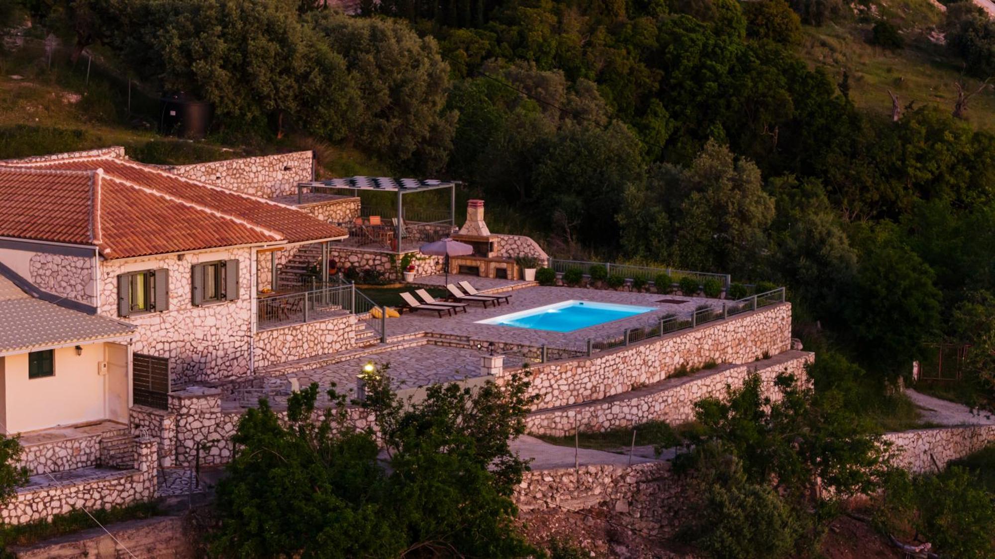 Villa Aurora Athanion Bagian luar foto